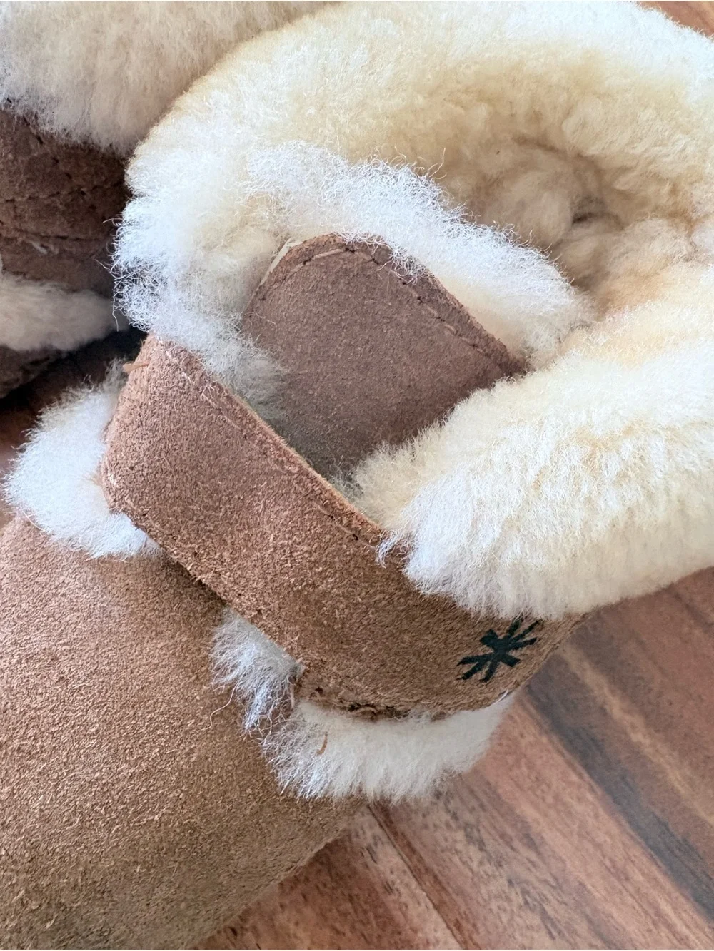 L.L. Bean Wicked Good Toddler Shearling Slippers Size 5 6 Boots Shoes
